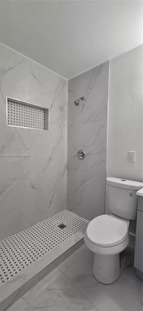 391 E 4th Ave #1, Hialeah, FL 33010