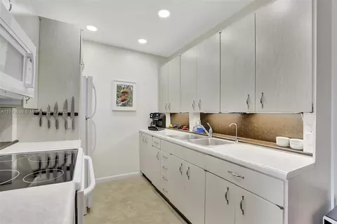 3034 Harwood D #3034, Deerfield Beach, FL 33442 photo 6