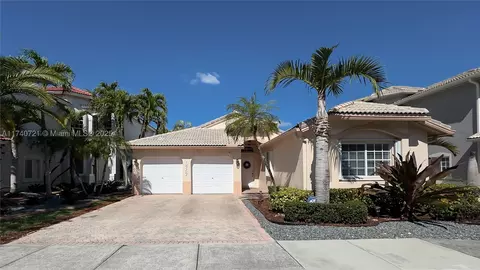 10757 NW 70th Ter, Doral, FL 33178
