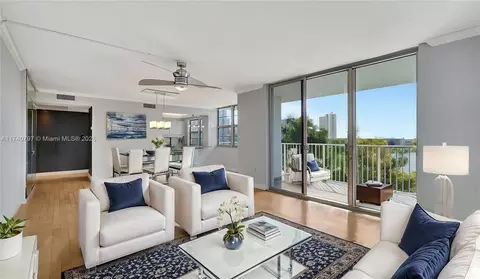 2801 NE 183rd St #517W, Aventura, FL 33160