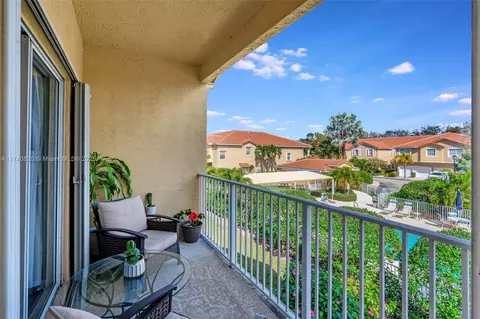 Exterior - 112 Lighthouse Cir #H, Tequesta, FL 33469 photo 1 of 4
