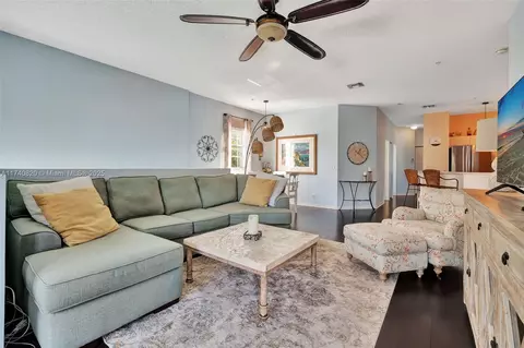 Living - 112 Lighthouse Cir #H, Tequesta, FL 33469 photo 1 of 3