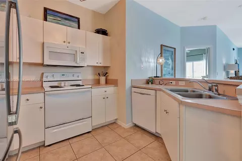 Kitchen - 112 Lighthouse Cir #H, Tequesta, FL 33469 photo 1 of 1