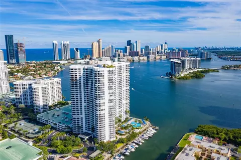 3530 Mystic Pointe Dr #1513, Aventura, FL 33180