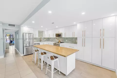 1805 Eleuthera Pt #E1, Coconut Creek, FL 33066