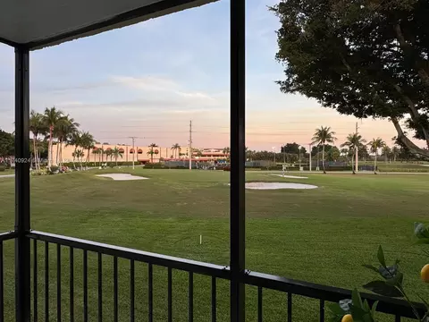 9200 N Hollybrook Lake Dr #208, Pembroke Pines, FL 33025