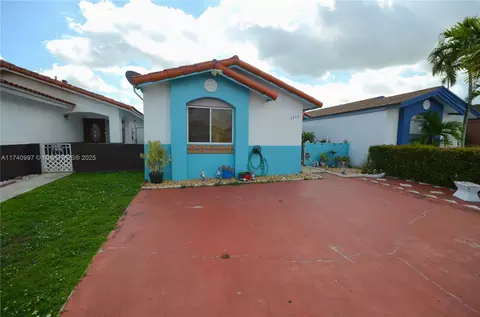 2842 W 74th Pl, Hialeah, FL 33018