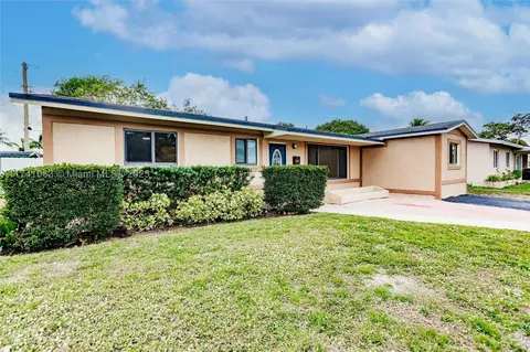 2750 SW 3rd St, Fort Lauderdale, FL 33312