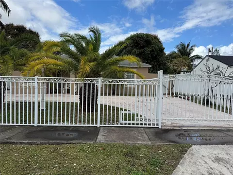 Exterior - 761 NE 4th Pl, Hialeah, FL 33010 photo 6 of 6