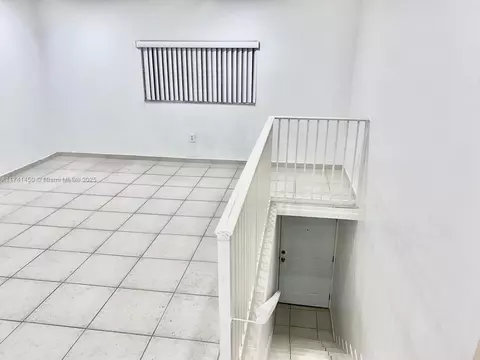 7775 W 29th Way #201, Hialeah, FL 33018