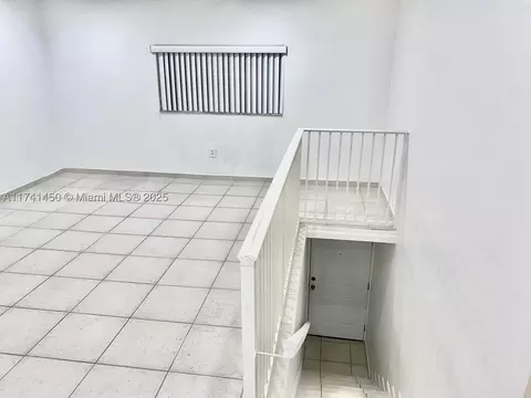 7775 W 29th Way #201, Hialeah, FL 33018
