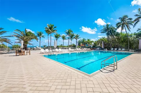 Exterior - 609 Ocean Dr #2H, Key Biscayne, FL 33149 photo 3 of 4