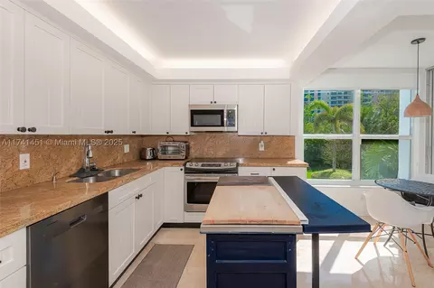 609 Ocean Dr #2H, Key Biscayne, FL 33149 photo 1
