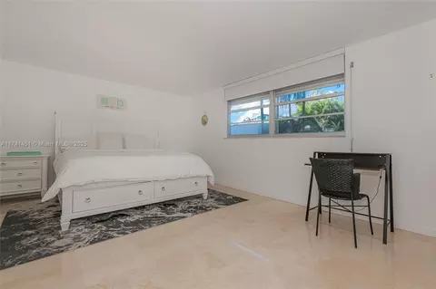 Bedroom - 609 Ocean Dr #2H, Key Biscayne, FL 33149 photo 4 of 7