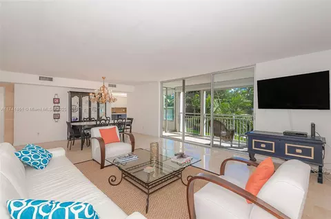 Living - 609 Ocean Dr #2H, Key Biscayne, FL 33149 photo 2 of 3