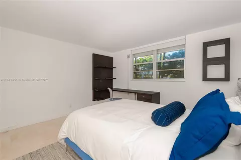 Bedroom - 609 Ocean Dr #2H, Key Biscayne, FL 33149 photo 2 of 7