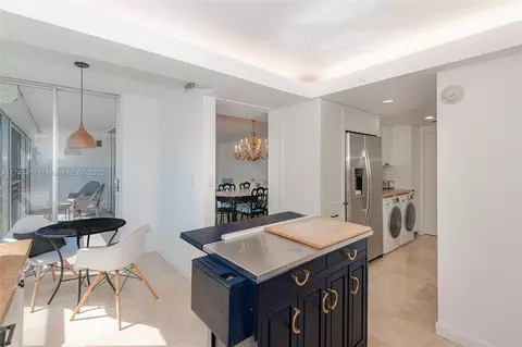 Kitchen - 609 Ocean Dr #2H, Key Biscayne, FL 33149 photo 4 of 4