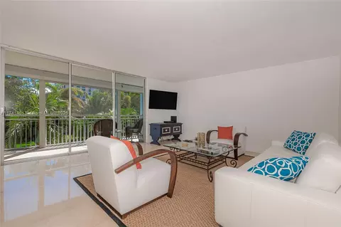 Living - 609 Ocean Dr #2H, Key Biscayne, FL 33149 photo 1 of 3