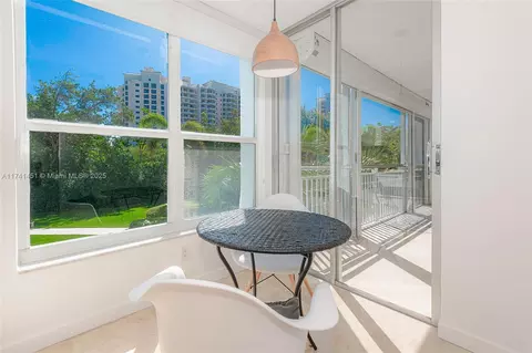 Dining - 609 Ocean Dr #2H, Key Biscayne, FL 33149 photo 4 of 4
