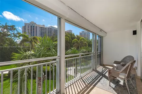 Exterior - 609 Ocean Dr #2H, Key Biscayne, FL 33149 photo 1 of 4