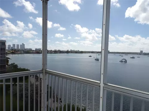 3000 Marcos Dr #P514, Aventura, FL 33160