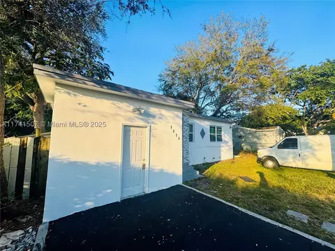 1375 NE 129th St, North Miami, FL 33161