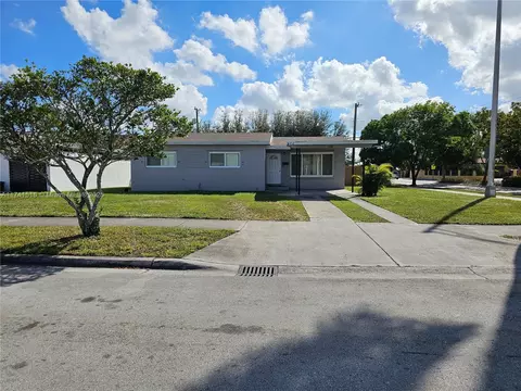 796 W 69th Pl, Hialeah, FL 33014 photo 2