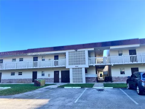 4165 SW 67th Ave #108B, Davie, FL 33314