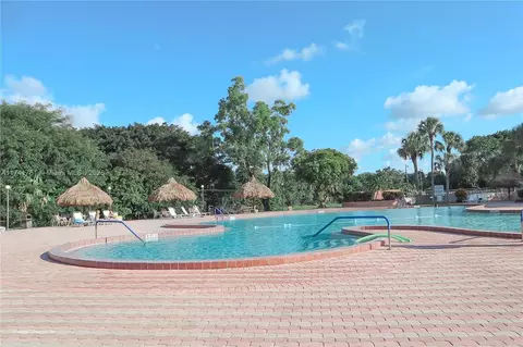 3210 Holiday Springs Blvd #2-204, Margate, FL 33063