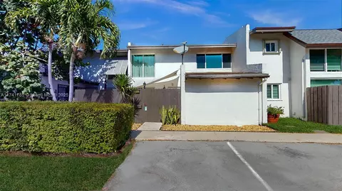 10965 SW 70th Ter #10965, Miami, FL 33173