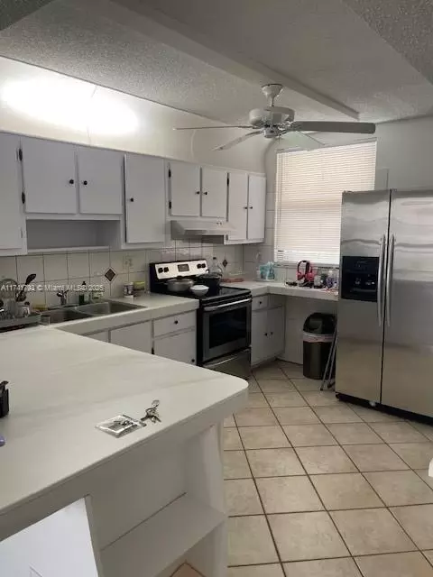 8429 Forest Hills Dr #206, Coral Springs, FL 33065