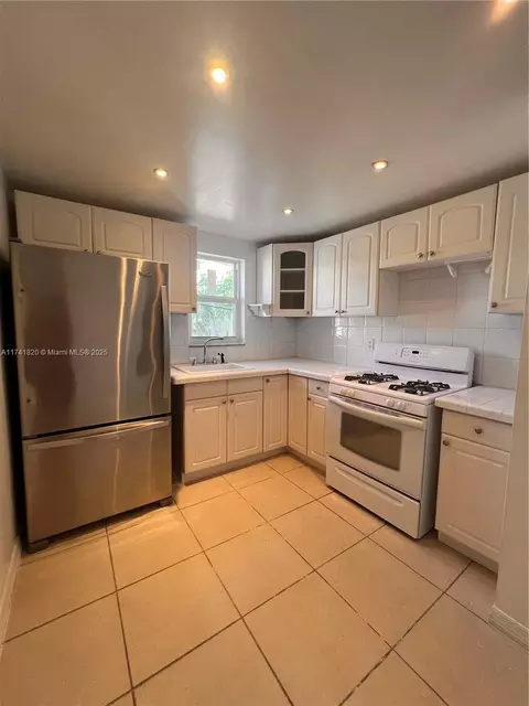 1033 Lenox Ave #209, Miami Beach, FL 33139