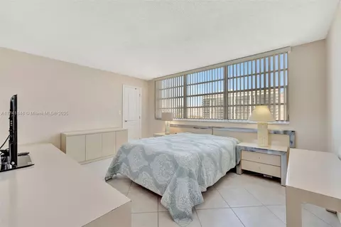 3113 S Ocean Dr #804, Hallandale Beach, FL 33009 photo 23