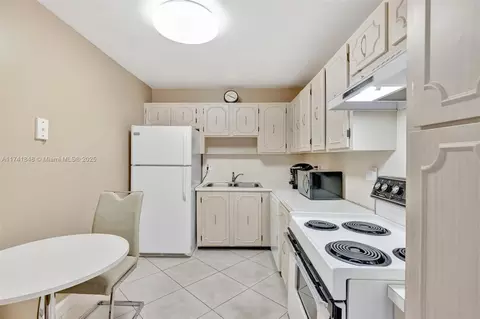 3113 S Ocean Dr #804, Hallandale Beach, FL 33009 photo 18