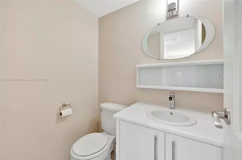 3113 S Ocean Dr #804, Hallandale Beach, FL 33009 photo 22