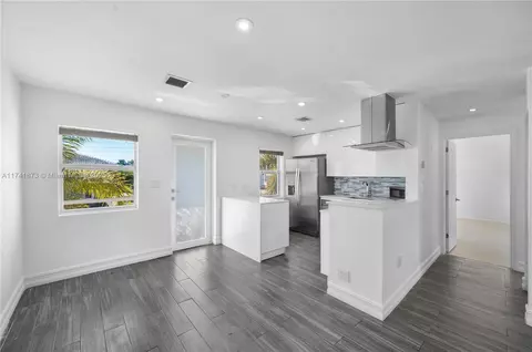 2857 NE 32nd St #27, Fort Lauderdale, FL 33306
