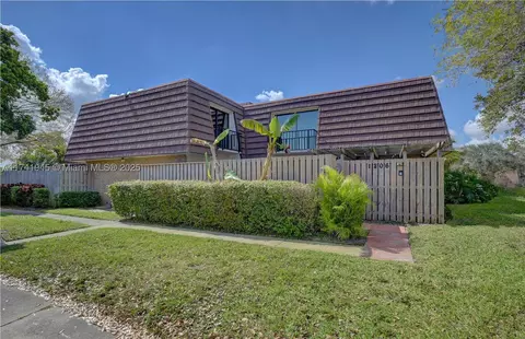 1206 12th Ln #1206, Palm Beach Gardens, FL 33418