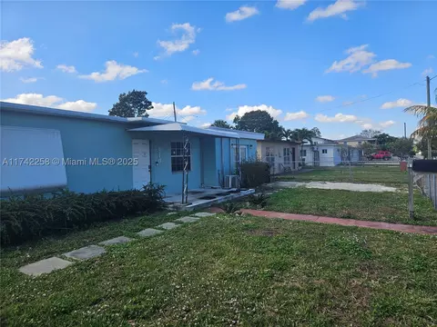 910 E 11th Pl, Hialeah, FL 33010 photo 1