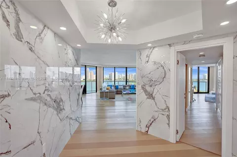 4000 Island Blvd #906, Aventura, FL 33160