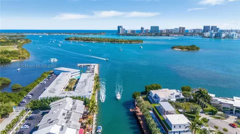 2700 NE 135th St #32, North Miami, FL 33181