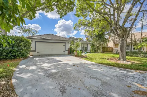 7102 NW 45th Ave, Coconut Creek, FL 33073 photo 3