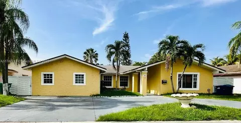 233 NE 199th Ter, Miami, FL 33179