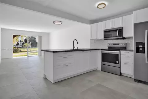8107 SW 72nd Ave #112E, Miami, FL 33143