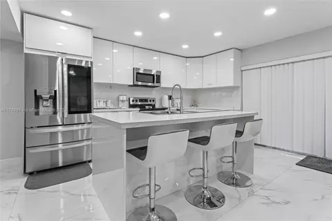 7140 W 2nd Way #7140, Hialeah, FL 33014