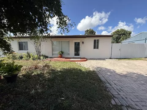 2271 SW 42nd Way, Fort Lauderdale, FL 33317