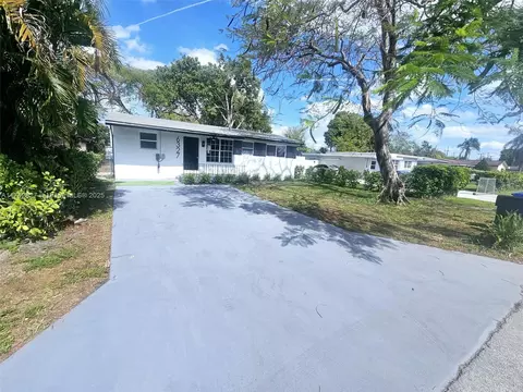 6327 Dewey St, Hollywood, FL 33023