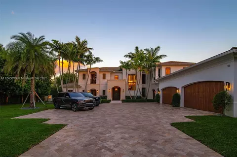 8955 SW 63rd Ct, Pinecrest, FL 33156 photo 2