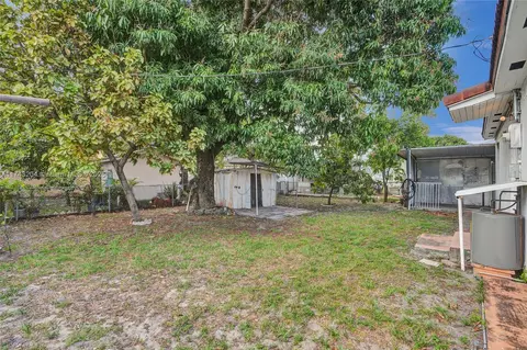 Exterior - 660 E 8th Ln, Hialeah, FL 33010 photo 2 of 2