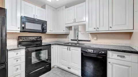 900 NE 12th Ave #206, Hallandale Beach, FL 33009
