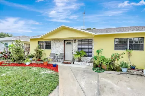 5118 SW 22nd St, West Park, FL 33023